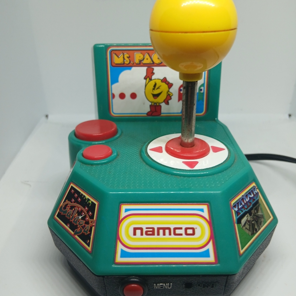 Ms Pac-man Arcade Game - Picture 2 of 11